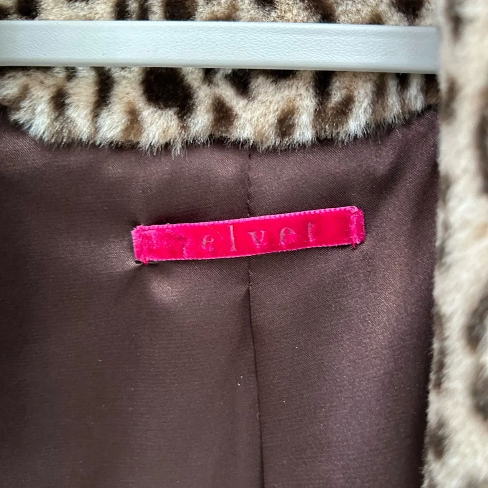 Velvet by Graham & Spencer Leopard Print Faux Fur Cropped Jacket - Picture 7 of 8